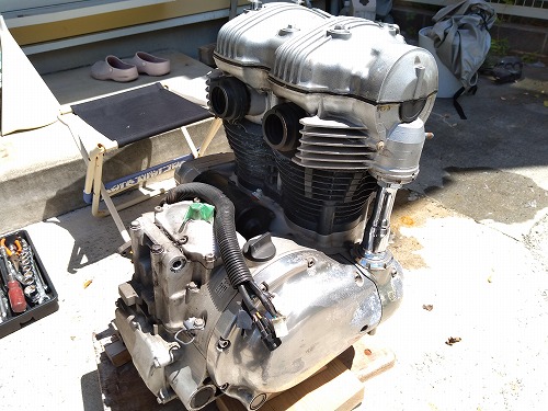 W400エンジンの解体開始