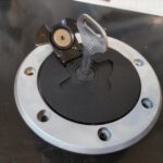 ZRXのタンクキャップとWのキー