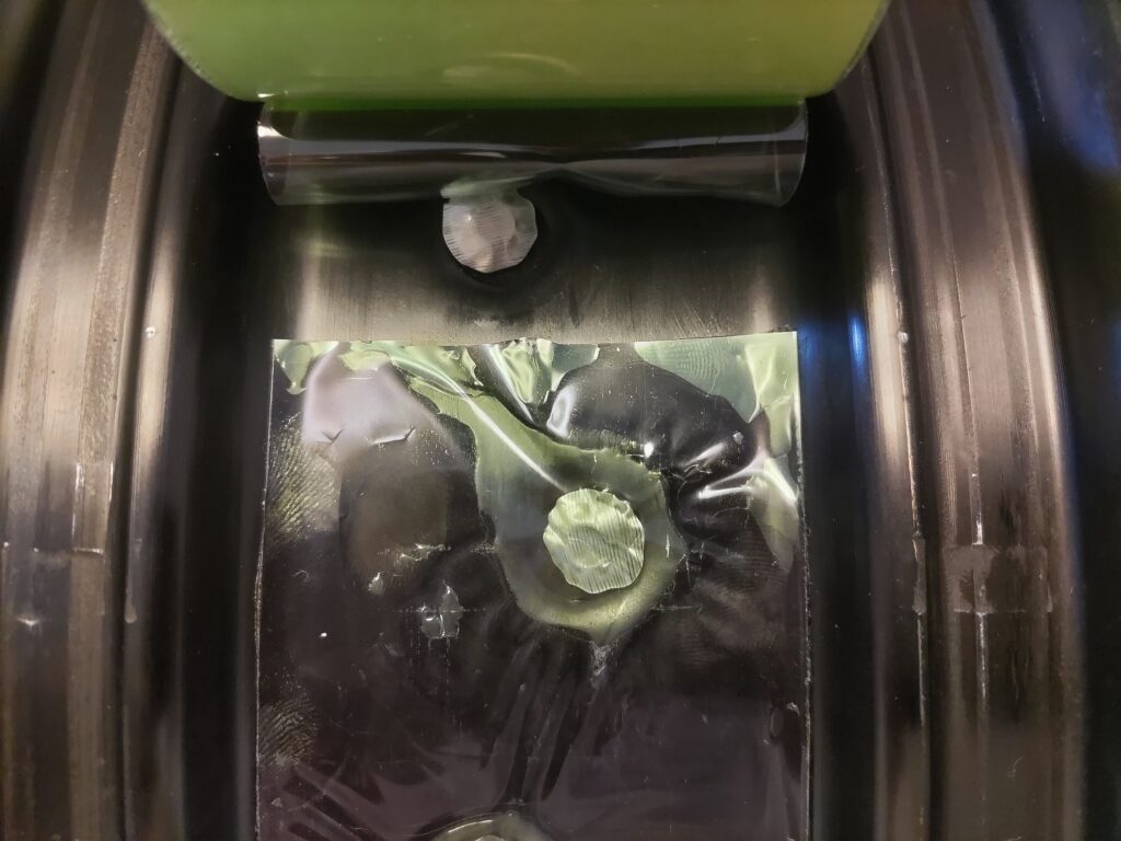 ニップルが出っ張っていると、貼り始めはうまくいかない